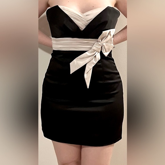 BCBGMaxAzria bow mini dress - Picture 2 of 16